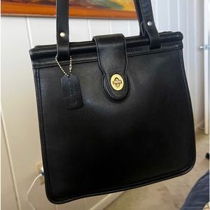 Vintage 1997 “Coach Weston Shopper” #9021! Beautiful!